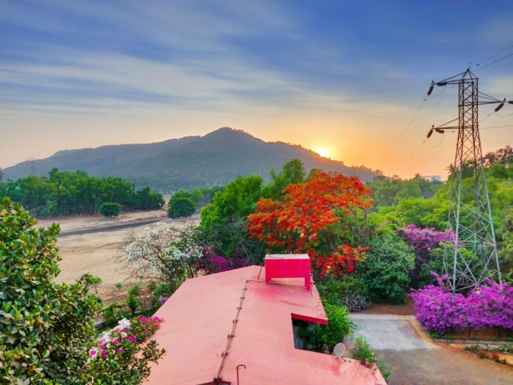 Lake View Resort Lonavala Exterior foto